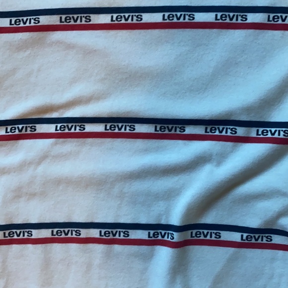 Levi’s, large white tee - Picture 3 of 5
